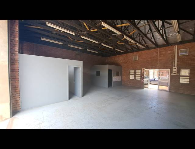 100M² WAREHOUSE TO LET IN ALTON